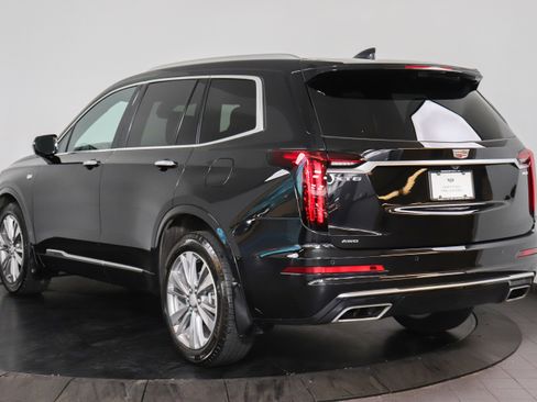 Used 2024 Cadillac XT6 Premium Luxury w/ Technology Package AWD/4WD image 4