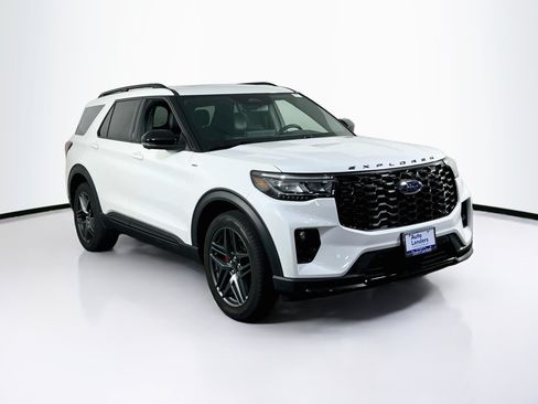 Used 2025 Ford Explorer ST-Line w/ Premium Package AWD/4WD image 3