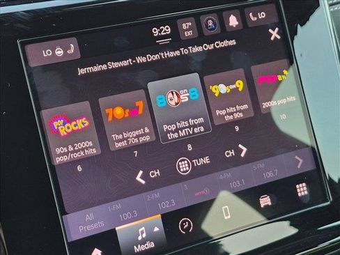Used 2025 Jeep Grand Cherokee Altitude RWD image 14