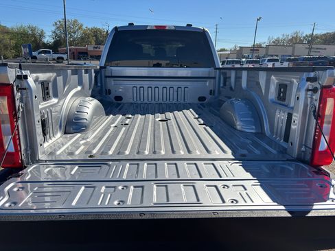 Used 2024 Ford F350 XLT image 14