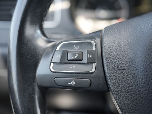 Used 2012 Volkswagen Jetta SE FWD image 26