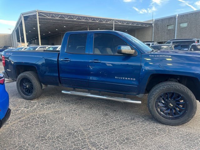 Used 2017 Chevrolet Silverado 1500 LT w/ All Star Edition AWD/4WD image 6