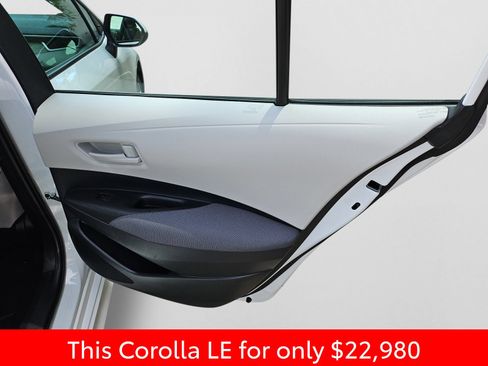 Used 2025 Toyota Corolla LE FWD image 37