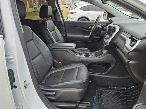 Used 2023 GMC Acadia SLT image 15
