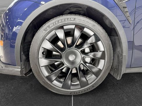 Used 2021 Tesla Model Y Long Range AWD/4WD image 30