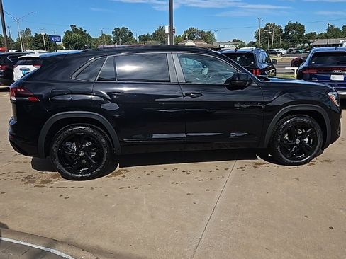 New 2026 Volkswagen Atlas Cross Sport SEL R-Line image 4