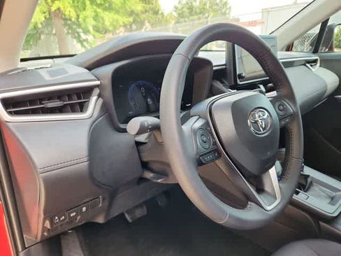 Certified 2026 Toyota Corolla Cross LE FWD image 10