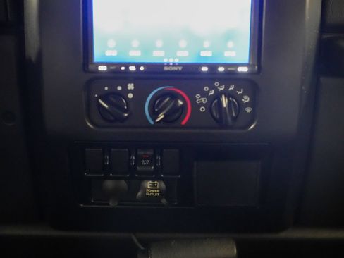 Used 2006 Jeep Wrangler Unlimited AWD/4WD image 19