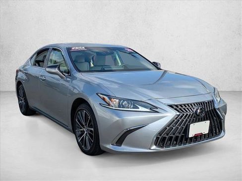 Used 2025 Lexus ES 350 w/ Premium Package image 4