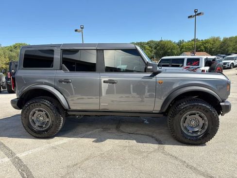 Used 2025 Ford Bronco Badlands AWD/4WD image 8