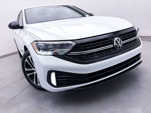 Used 2024 Volkswagen Jetta Sport FWD image 3