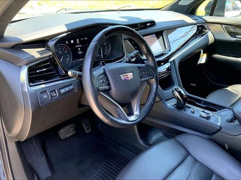 Certified 2025 Cadillac XT6 Premium Luxury w/ Platinum Package AWD/4WD image 15