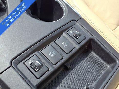 Used 2015 Toyota Camry XLE w/ Moonroof Package FWD image 25