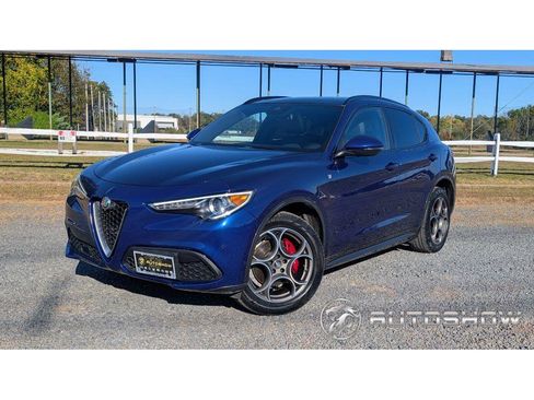 Used 2022 Alfa Romeo Stelvio Ti image 1