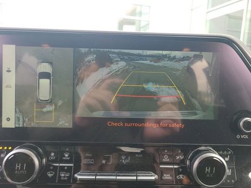 Used 2023 Toyota Highlander Platinum image 29