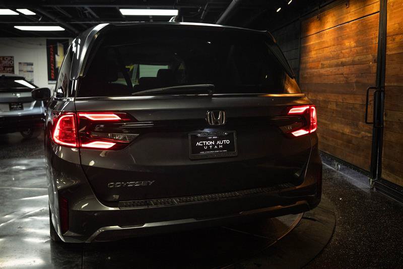 Used 2025 Honda Odyssey Touring image 6