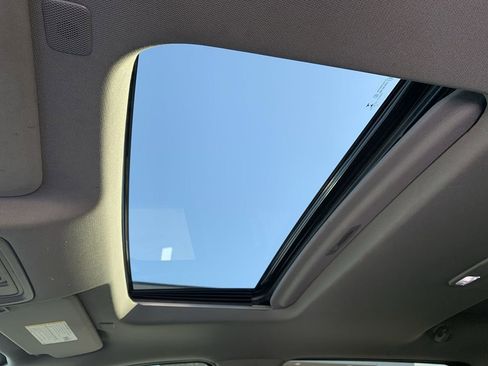 Used 2022 Chevrolet Silverado 1500 LT Trail Boss w/ Convenience Package II image 27