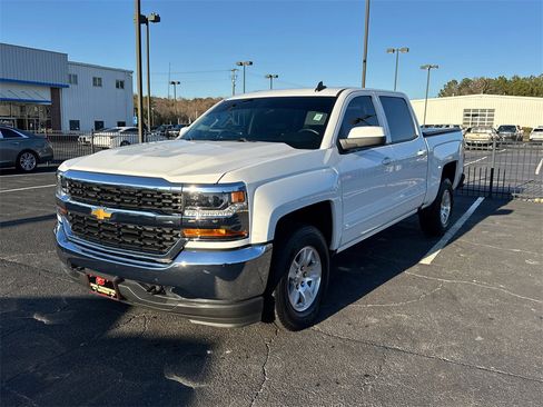 Used 2018 Chevrolet Silverado 1500 LT image 2