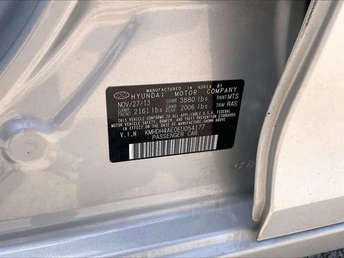 Used 2014 Hyundai Elantra SE w/ Option Group 02 FWD image 32