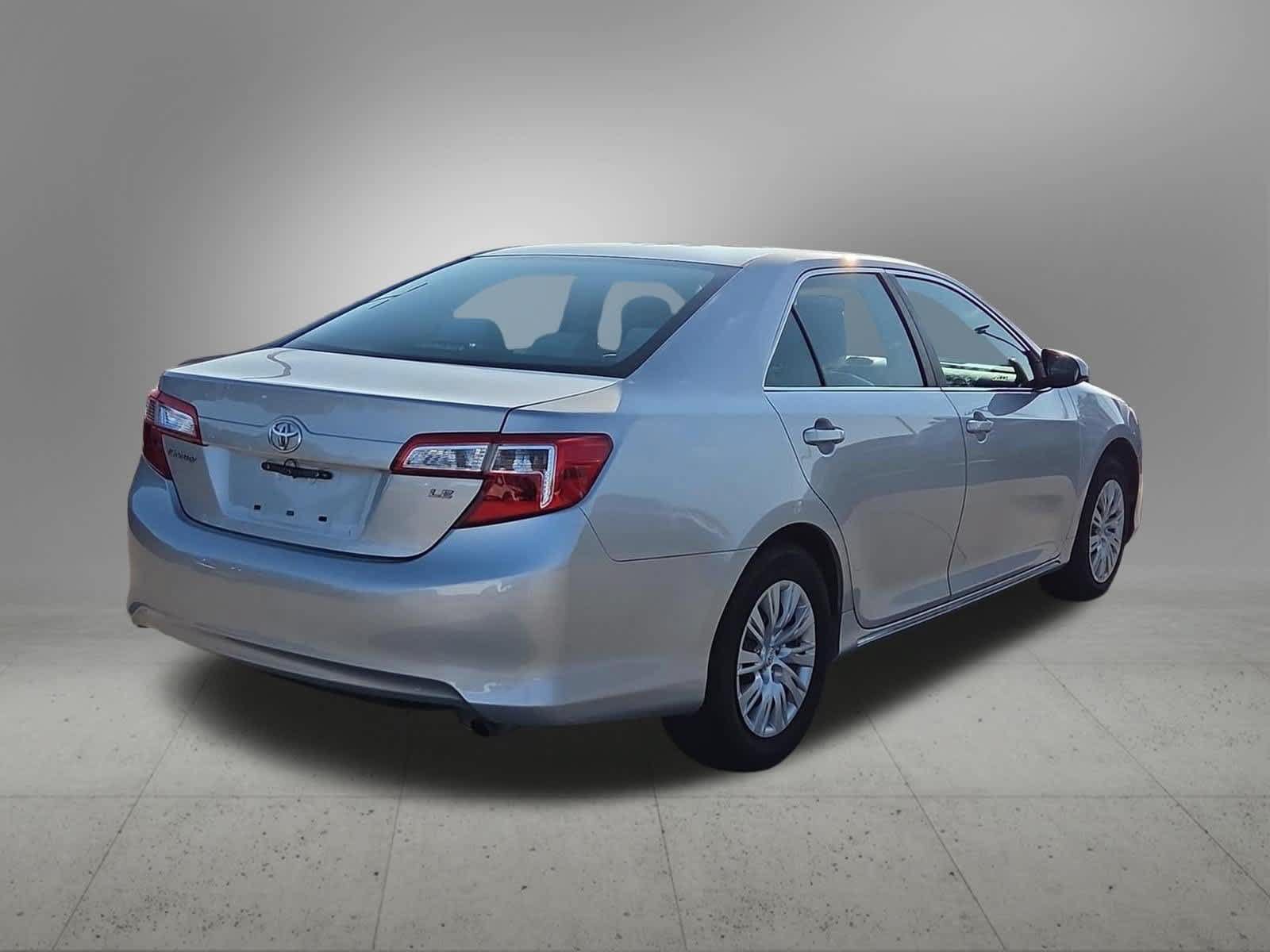 Used 2013 Toyota Camry LE FWD image 6