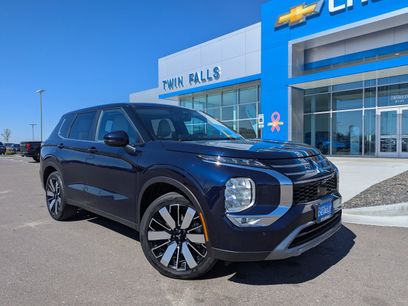 Used 2025 Mitsubishi Outlander SE