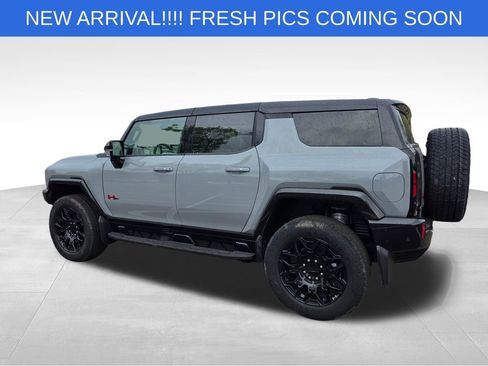 Used 2024 GMC Hummer EV 2X w/ LPO, Illumination Package image 4