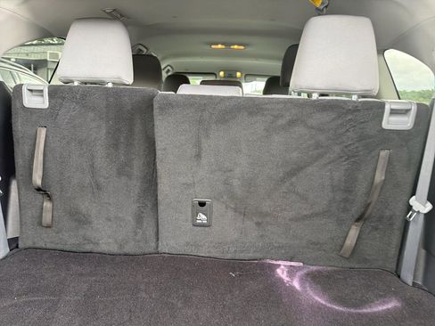Used 2022 Toyota Highlander LE AWD/4WD image 11
