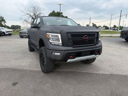 Used 2023 Nissan Titan PRO-4X w/ Pro-4x Convenience Package AWD/4WD image 4