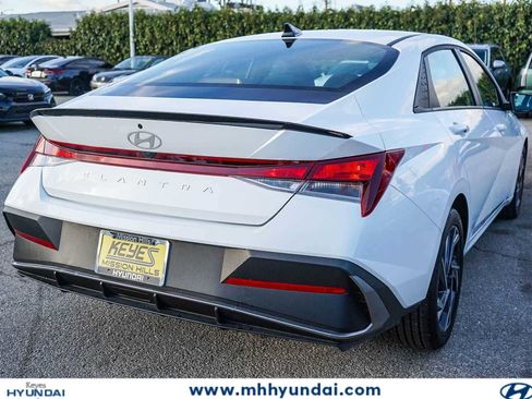 New 2025 Hyundai Elantra Sport FWD image 8