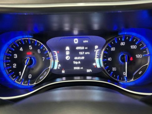 Used 2017 Chrysler Pacifica Limited FWD image 57
