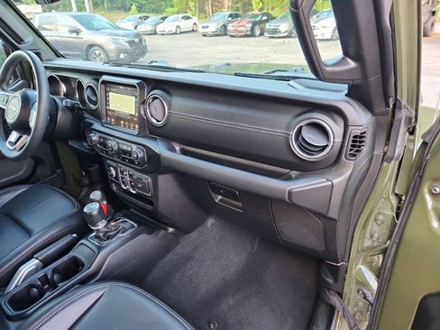 Used 2023 Jeep Gladiator Overland w/ Popular Equipment Package AWD/4WD image 15
