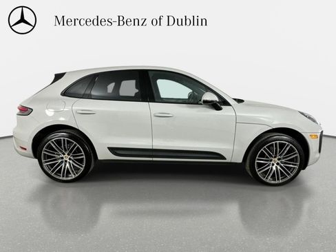 Used 2023 Porsche Macan AWD/4WD image 4