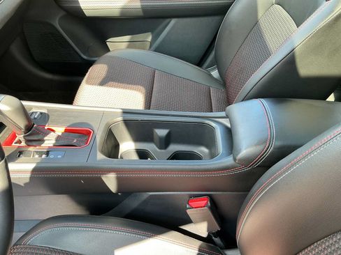 Used 2025 Nissan Kicks SR w/ SR Premium Package FWD image 22