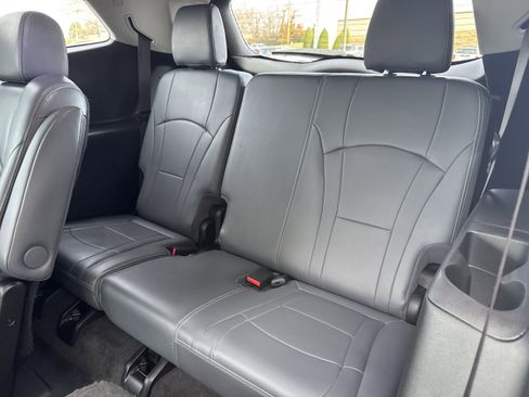 Used 2020 Buick Enclave Essence w/ Sound and Sites Package image 12