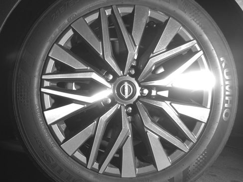 Used 2025 Nissan Altima 2.5 SV FWD image 12