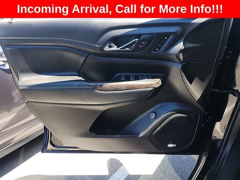 Used 2023 GMC Acadia Denali w/ Denali Ultimate Package FWD image 10
