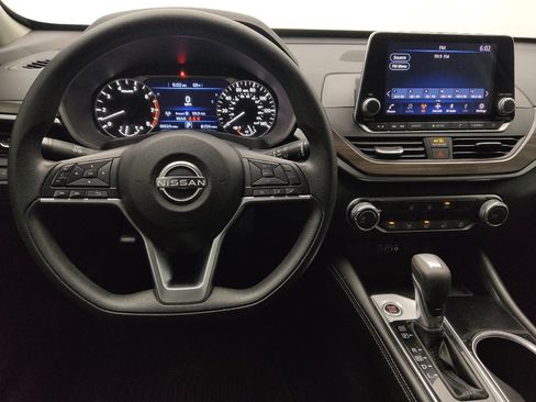 Used 2023 Nissan Altima 2.5 SV FWD image 22