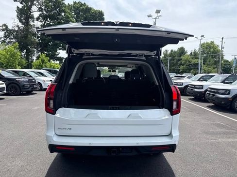 Used 2025 Ford Expedition Active AWD/4WD image 15