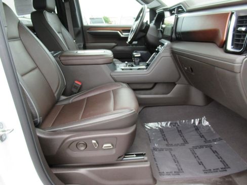 Used 2022 GMC Sierra 1500 Denali AWD/4WD image 10