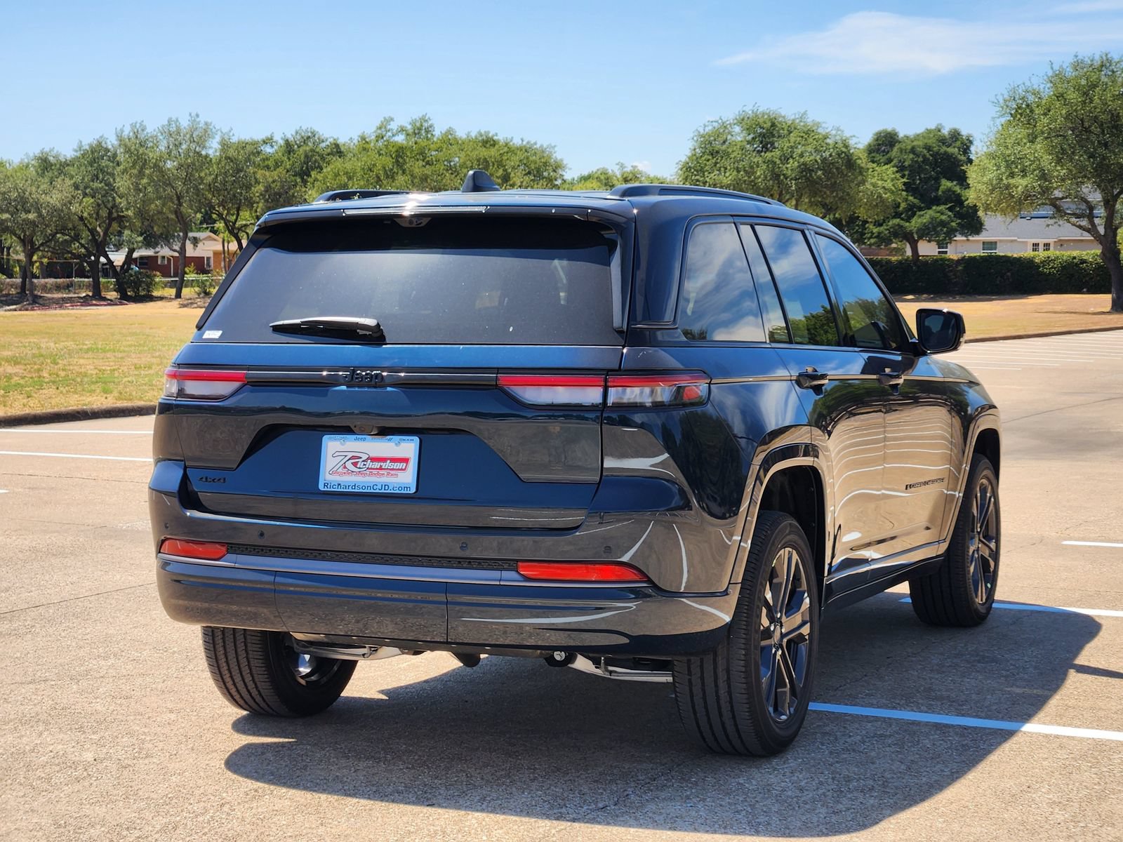 New 2027 Jeep Grand Cherokee Limited AWD/4WD image 6