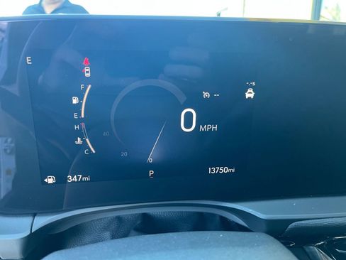 Used 2025 Buick Envista Sport Touring image 39