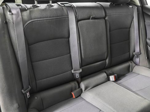 Used 2017 Chevrolet Cruze LT image 40