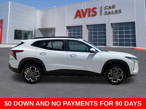 Used 2025 Chevrolet Trax LT w/ LT Convenience Package FWD image 5