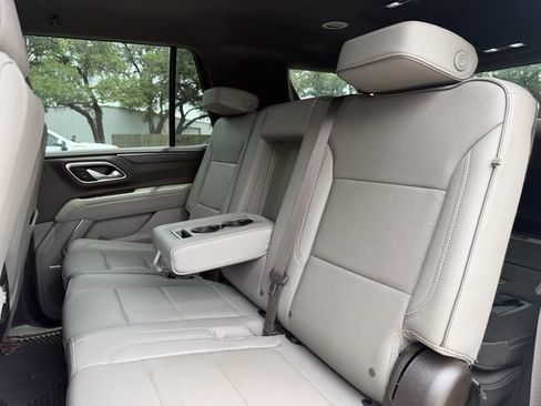Used 2023 GMC Yukon SLT w/ Max Trailering Package AWD/4WD image 17