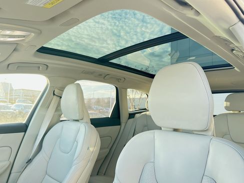 New 2026 Volvo XC60 B5 Ultra w/ Protection Package Premier image 23