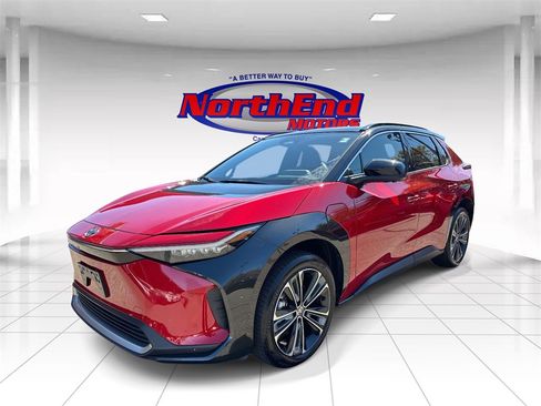 Used 2023 Toyota bZ4X AWD w/ Weather Package image 7