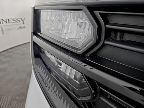 Certified 2025 Ford Expedition Active image 9