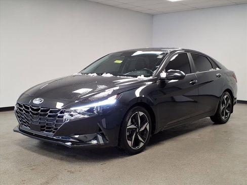 Used 2021 Hyundai Elantra Limited image 2