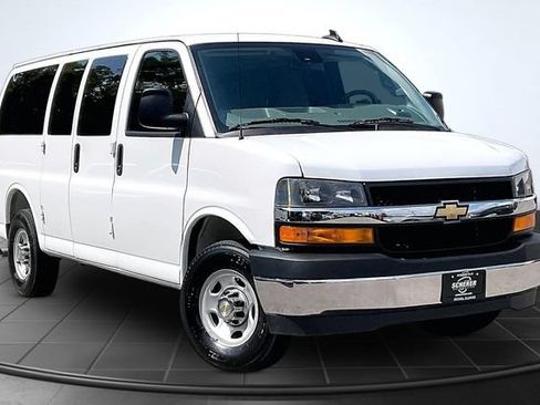 Used 2025 Chevrolet Express 2500 LT w/ LT Preferred Equipment Group RWD image 13