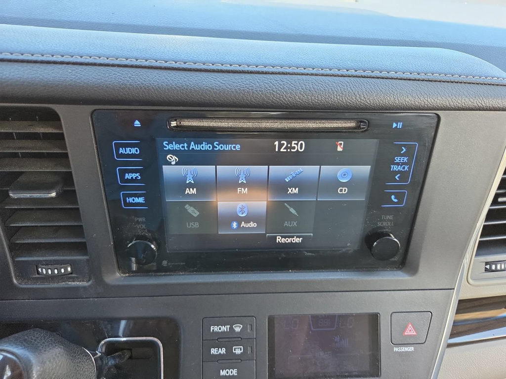 Used 2015 Toyota Sienna XLE FWD image 19